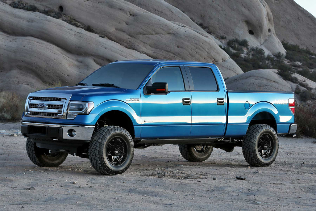 Fabtech 6" PERF SYS W/DLSS 2.5 C/O RESI & RR DLSS 2014 FORD F150 4WD