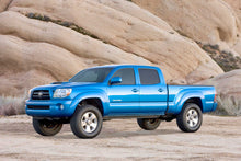 Load image into Gallery viewer, Fabtech 3&quot; UCA &amp; DLSS 2.5 C/O SYS W/ DLSS RESI RR SHKS 05-14 TOYOTA TACOMA 2WD/4WD