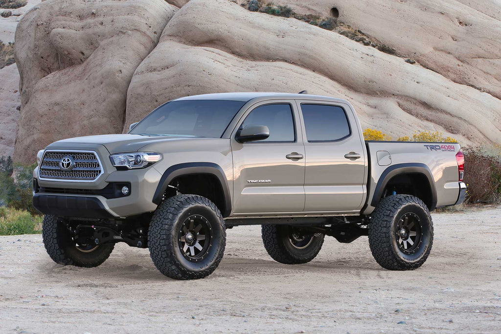 Fabtech 6" PERF SYS W/DLSS 2.5C/O RESI & RR DLSS RESI 2016-21 TOYOTA TACOMA 4/2WD 6 LUG